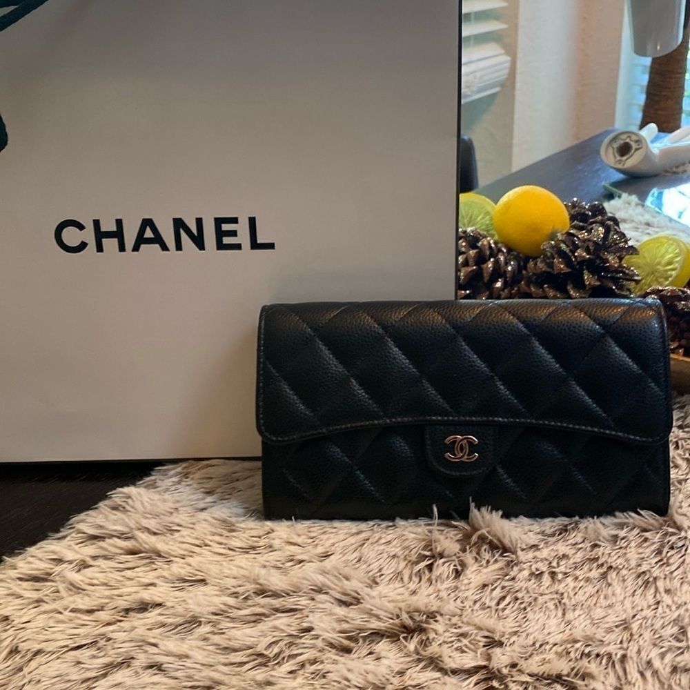 NWOT Chanel black quilted long wallet 😍